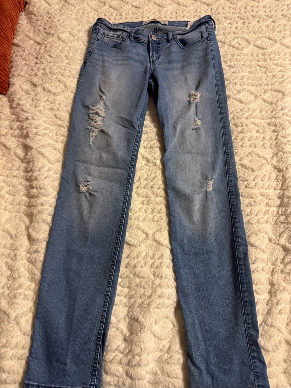 Hollister woman’s jeans size 5R- inseam 32”